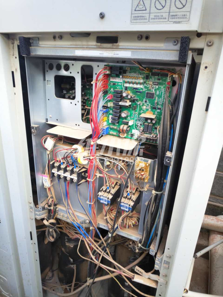 大金多聯(lián)機維修5.jpg 大金多聯(lián)機維修5.jpg