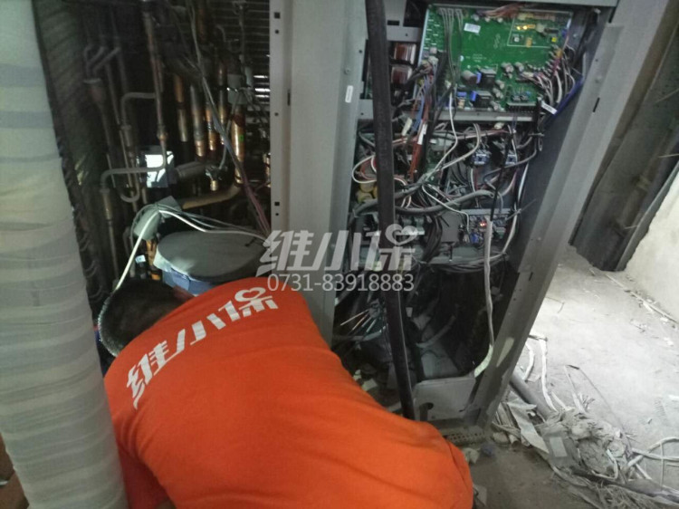 LG中央空調(diào)維修5.jpg LG中央空調(diào)維修5.jpg